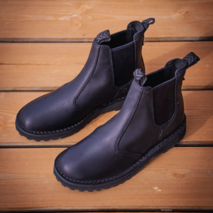 Мъжки боти Clarks – стил, комфорт и устойчивост за модерния мъж