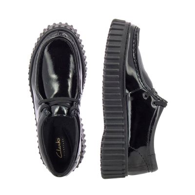 Дамски Ежедневни CLARKS - 26179111 TORHILL BEE BLACK PAT